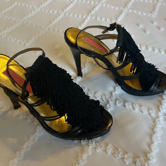 Betsy Johnson Vero Cuoio Soles Black & Gold Fringed Strappy Heels SIZE 6.5 M - Picture 2 of 12